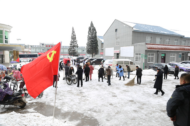 院内铲雪5.jpg