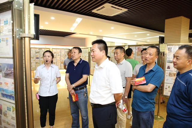 观影展3.jpg