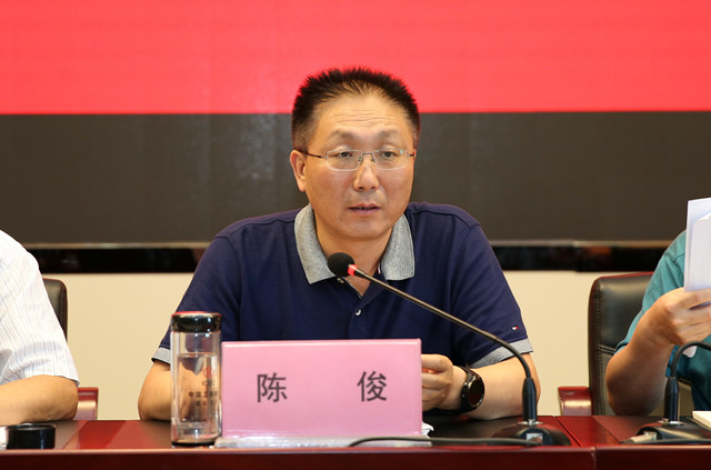 讲严立2.jpg