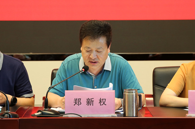 讲严立3.jpg