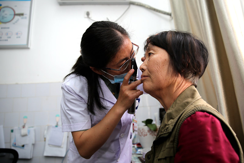 12、东部战区总医院眼科副主任医师赵长霖.jpg