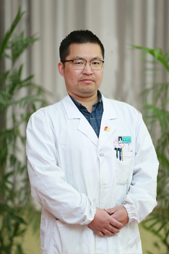 张科 副主任医师副本.jpg