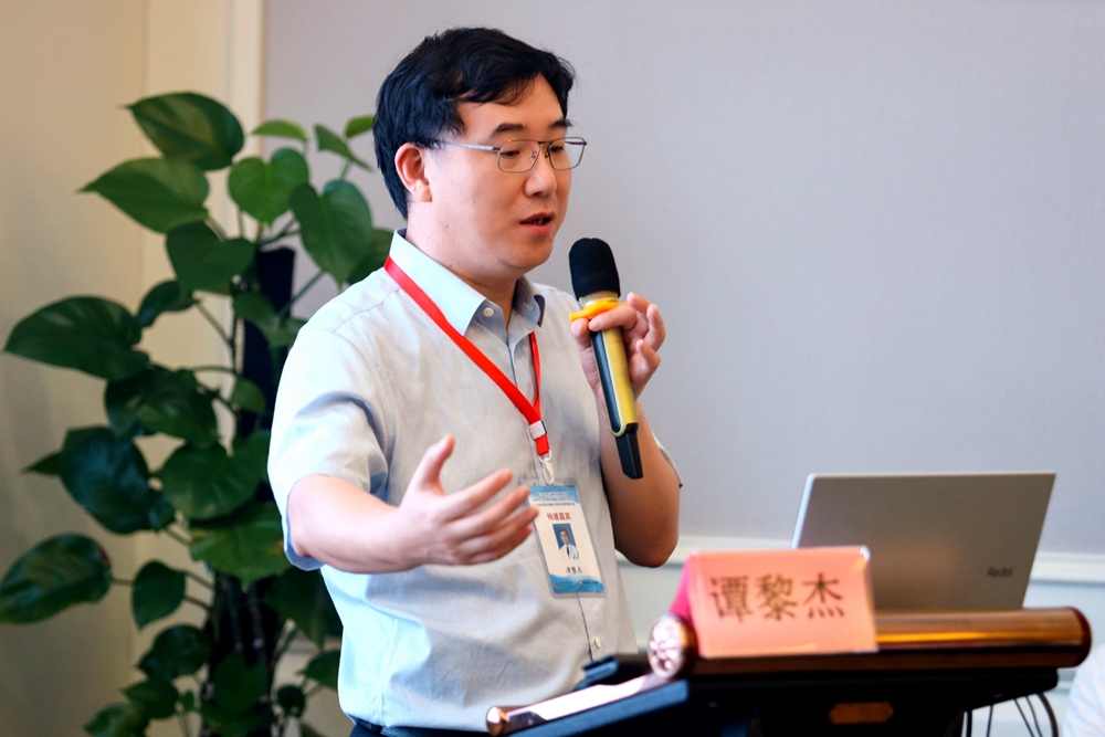 复旦大学附属中山医院谭黎杰_副本.jpg